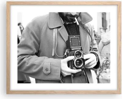 Produktbild von Gerahmtes Poster - Rahmen in heller Eiche - Die Kamera Retro Vintage - 50x40 cm - Wand Bild - Wanddeko - Wandbilder - Kunstposter - Wandposter - Bilderrahmen - Bilder - Kunstdruck - P2NAA50x40-5009