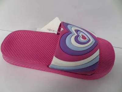 Produktbild von Pinke Pantoletten aus Gummi und Synthetik, sehr leicht, flexibel und wasserabweisend für Badeurlaub