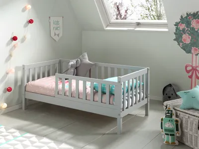 Produktbild von Vipack - Juniorbett mit Liegefläche 70 x 140 cm, Umrandung mit senkrechten Sprossen, Ausf. Kiefer massiv hellgrau lackiert