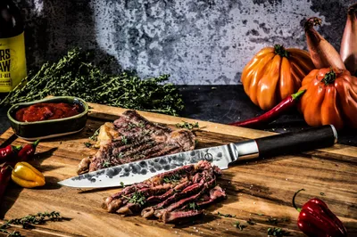 Immagine prodotto di Coltello da carne Forged Sebra, acciaio giapponese 440C, manico in legno Dalbergia, lama 20,5 cm