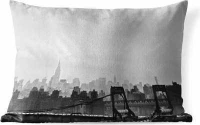 Produktbild von MuchoWow® Outdoor Kissen - New Yorker Skyline in schwarz-weiß - 60x40 cm - Wetterfest - Lounge Kissen - Zierkissen - Kissen für Innenräume