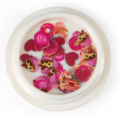 Produktbild von Nageldekoration Love 01 mit Kristallen und Metallornamenten für Gel- oder Acrylmaniküre