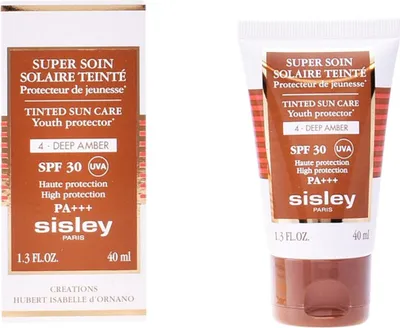 A product shot of a boxed cosmetic product and its tube.