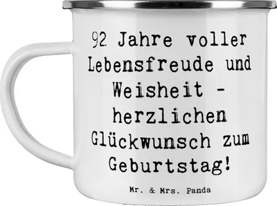 Produktbild von Mr. & Mrs. Panda Teetasse Spruch 92. Geburtstag - Weiß - Geschenk, wertvolle Erfahrungen, Emaille Becher, Geschenkideen, Leben feiern, Haferl, Tasse, Teebecher, Pott