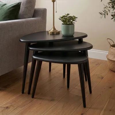 Produktbild von 3-teiliges Satztisch-Set, schwarz, Massivholz, Retro-Design, Mid-Century-Modern-Couchtisch (Schwarz)