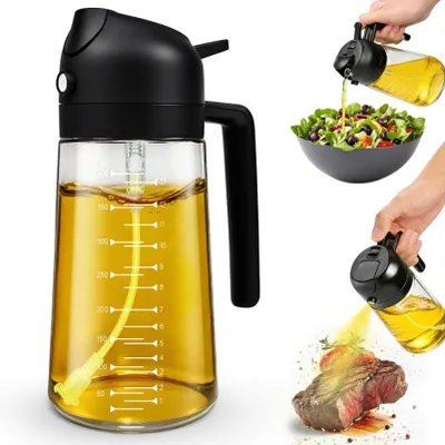 Productafbeelding van 2-in-1 oliebesproeier en schenkkan – 470 ml inhoud – Geschikt voor koken, grillen en heteluchtfriteuses – Transparant