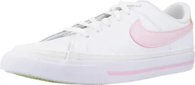 A single white Nike Court Legacy sneaker with pink accents is shown against a white background.