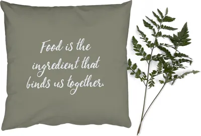 Produktbild von MuchoWow® Zierkissen Sofakissen Wohnzimmer Dekokissen 60x60 cm Zitate - Essen ist die Zutat, die uns zusammenhält - Sprichwörter - Essen - Sitzfläche - Foto Polster