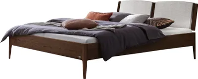 Produktbild von Hasena Massivholzbett mit gepolstertem Kopfteil Pistoia Nussbaum Massivholz Farbe 82-Nussbaum, geölt Größe 140x200 cm