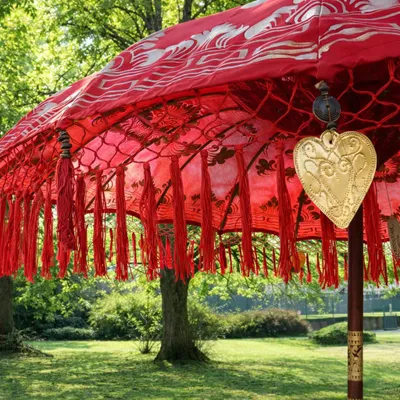 Produktbild von Sonnenschirm Bali Schirm 180 cm Rot, Gold Bemalung Fransen, Gartenschirm Baumwolle Sonnenschutz Handarbeit Dekoschirm Model Rubin