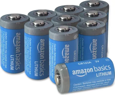 Image de Piles au lithium Amazon Basics CR123A 3 V, lot de 10, longue durée