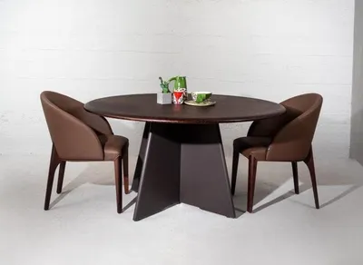 Produktbild von Stilvoll Holz Esszimmermöbel: Runder Tisch mit vier eleganten Stühlen
