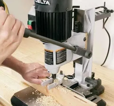 Produktbild von Set mit 6 Vierkantbohrern aus Stahl, HRC 48-50, inklusive Einsteckmeißel für die Holzbearbeitung