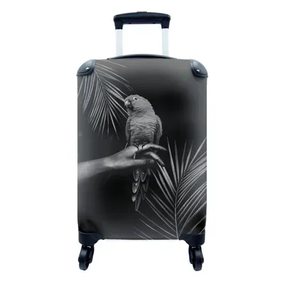 Produktbild von MuchoWow® Koffer Handgepäck Trolley Rollkoffer Kleine Reisekoffer mit 4 Rollen - Vogel auf einer Hand und schwarzem Hintergrund - schwarz und weiß - Cabin Size < 55x40x23 cm & 55x40x20 cm - Fotokoffer - Kabinenkoffer - Boardgepäck - Reise-Box - Reisekoffer - Reisegepäck - Koffer mit Bild - Trolley für Kinder