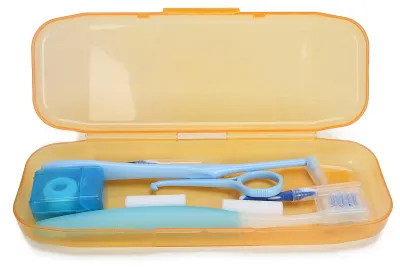 Produktbild von Kieferorthopädisches Mundpflegeset, Zahnspange, Reinigungsbürste, Interdentalwachs-Werkzeuge