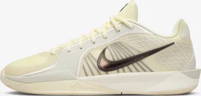 Produktbild von Nike Sabrina 2 "Relentless Coconut Milk" Basketballschuh, Weiß, Größe: 40,5