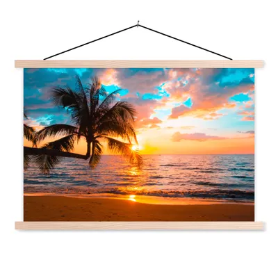 Produktbild von MuchoWow® Textilposter Palme - Sonnenuntergang - Horizont - Strand - Meer - Tropisch 120x80 cm mit holzfarbenen Rahmen - Aufhängeset