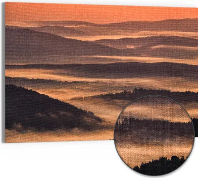 Produktbild von DEQORI Hybrid Leinwand Bild 90x60 cm 'Nebelberge im Morgenrot' Wandbild Glas flach modern