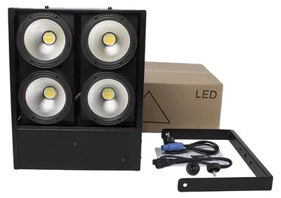 Zdjęcie produktu dla Reflektor sceniczny, regulowany kąt wiązki światła, wielokanałowe sterowanie DMX, 400 W (światło zimne/ciepłe), wtyczka UE