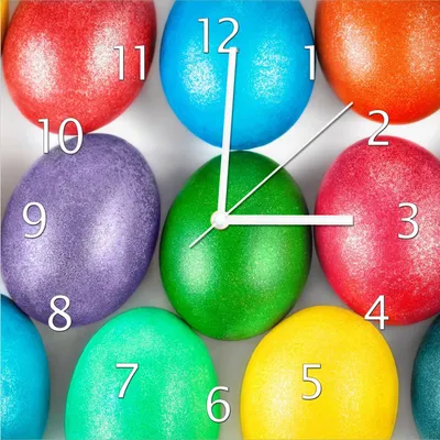 Produktbild von Wallario Design Wanduhr Bunte Oster-Eier in Nahaufnahme mit kräftigen Farben aus Echtglas, Größe 30 x 30 cm