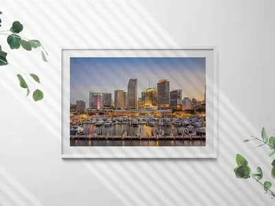 Produktbild von Panorama der Großstadt– Wandbild mit Rahmen – Gerahmtes Bild  – Wanddekoration – 100x70 cm –  Weiß Rahmen
