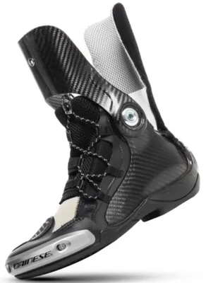 Produktbild von Dainese Axial D1 Motorradstiefel Farbe: Schwarz/Rot, Grösse: 46