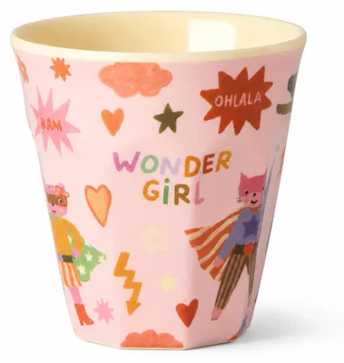 Produktbild von Melamin Kinderbecher 160ml Rosa Pastellrosa Super Hero Trinkbecher, KI-generiertes Bild