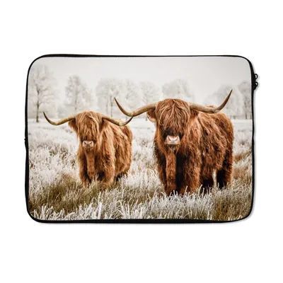 Produktbild von MuchoWow® Laptop Hülle 14 ZollSchottischer Hochländer - Kuh - Tiere - Natur - Heidekraut Laptoptasche - Laptoptasche - Stoßsicher - Schutzhaube