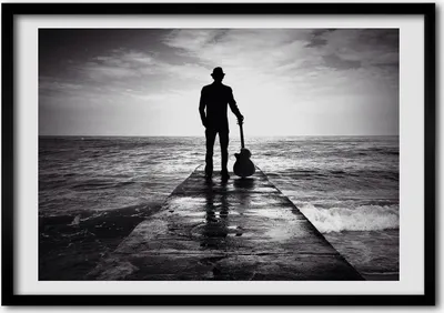 Produktbild von Bild - Bilderrahmen - 100 cm x 70 cm - MDF - Rahmen - Foto - Wandkunst Gitarrist auf dem Pier