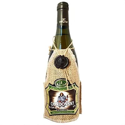 Produktbild von "Schamane" Weißwein Chardonnay mit Flaschenverkleidung lieblich 12,5% vol. 0,75L