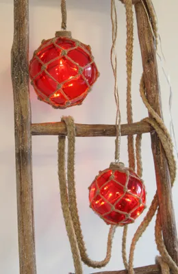 Produktbild von Best Season "Noah" Glaskugel mit 8 LED-Lichtern, ca. 12 cm Ø rot im GarnnetzKabel transp.Trafo, 457-33