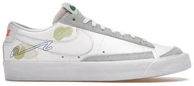 Immagine prodotto di Nike Blazer Low 77 Flyleather, modello Mayumi Yamase, colore bianco - taglia EU 37.5