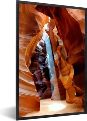 Produktbild von MuchoWow® Gerahmtes Poster Sonnenlicht durch die schmalen Risse des Antelope Canyons 60x90 cm - Poster mit Schwarzem Bilderrahmen Wandposter Rahmen Foto Bilder - Kunst