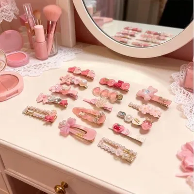 Produktbild von Haarspangen-Set mit 15 Stück für Mädchen und Damen, modischer Haarschmuck aus Acrylharz mit Perlen in Rosa