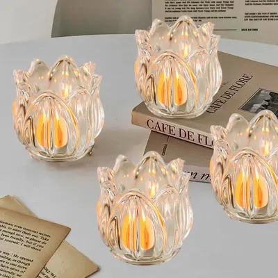 Zdjęcie produktu dla Świecznik na tealight zestaw 4 sztuk, białe szkło, tulipan, do dekoracji stołu