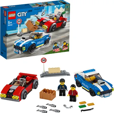 Produktbild von LEGO 60242 City Festnahme auf der Autobahn, Kinderspielzeug mit Polizei-Auto ab 5 Jahre, mit 2 Spielzeugautos, ideal als kleines Geschenk für Kinder