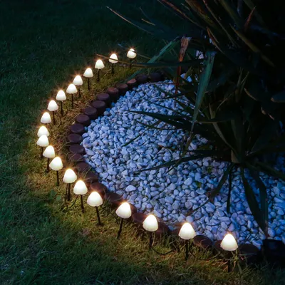 Produktbild von LED Solar Mini Pilze - 10 Gartenstecker mit Erdspießen - 8 Funkt. - Lichtsensor - H: 20cm - weiß