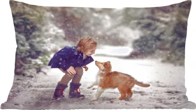 Produktbild von MuchoWow® Zierkissen Sofakissen Wohnzimmer Dekokissen 60x40 cm Hund - Kind - Schnee - Kopfkissen - Polster mit Foto