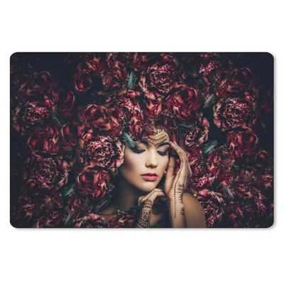 Produktbild von MuchoWow® Schreibtischunterlage Frau - Blumen - Henna - Porträt 60x40 cm - XXL Mauspad - Großes Mauspad