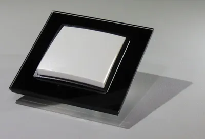 Produktbild von 7832 Abelka Nuovo schwarz GLAS 1 x Wechselschalter 250 Volt 10 Ampere
