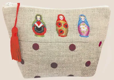 Imagen del producto de Le Bonheur des Dames, Set de agujas "Etui Matriochkas", con esquema de puntos, 18x11x7 cm
