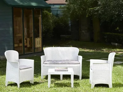 Produktbild von Outdoor-Lounge-Set Dlinett, Gartengarnitur mit 2 Sesseln, 1 Sofa und 1 Couchtisch, Sitzecke in Rattan-Optik mit Kissen, 100 % Italy, Weiß