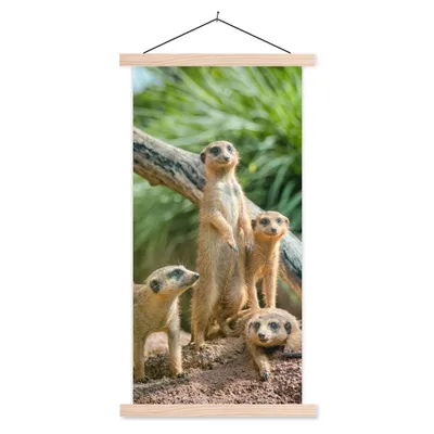 Produktbild von MuchoWow® Textilposter Erdmännchen - Familie - Tiere 60x120 cm mit holzfarbenen Rahmen - Holz