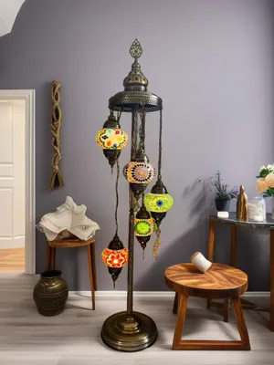 Immagine prodotto di Lampada da terra turca con 5 sfere di vetro mosaico realizzate a mano – Lampada colorata per soggiorno – Altezza 120 cm