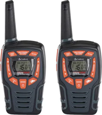 Immagine prodotto di set di 2 stazioni walkie-talkie Cobra AM855, portata fino a 10 km, 16 canali e 121 codici privati, design robusto, impermeabile (IPX2), torcia LED, stazione di ricarica, 6 batterie ricaricabili