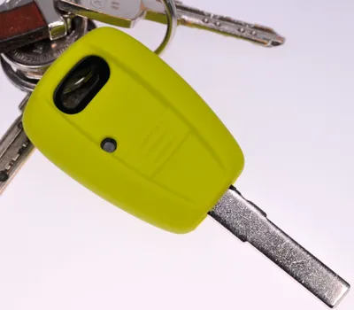 Produktbild von Auto Schlüssel Hülle Silikon Schutz Cover Apfelgrün kompatibel mit FIAT Panda Brava Bravo Punto Stilo 1 Tasten Funk Fernbedienung