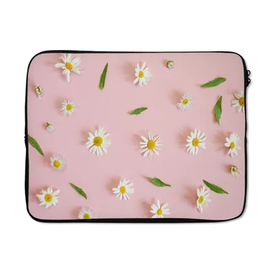 Produktbild von MuchoWow® Laptop Hülle 13 Zoll Gänseblümchen auf rosa Hintergrund Laptoptasche - Laptophülle - Sleeve - Rundumschutz