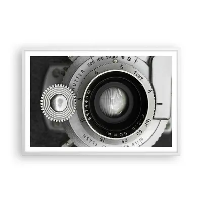 Produktbild von Gerahmtes Poster - Weißer Rahmen - Objektiv Schwarzweiß Vintage - 91,5x61 cm - Wand Bild - Wanddeko - Wandbilder - Kunstposter - Wandposter - Bilderrahmen - Bilder - Kunstdruck - P2WAA91x61-4631
