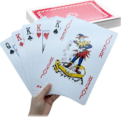 Produktbild von Relaxdays Jumbo Spielkarten, 54 XXL Karten, 28 x 21 cm, wasserfeste Beschichtung, Riesenspielkarten, Poker, Rommé, bunt