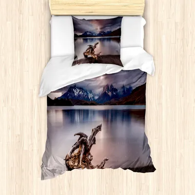 Produktbild von ABAKUHAUS Schwemmholz Mantele, Reflections Berg, Milbensicher Allergiker geeignet mit Kissenbezügen, 135 cm x 200 cm - 80 x 80 cm, Redwood